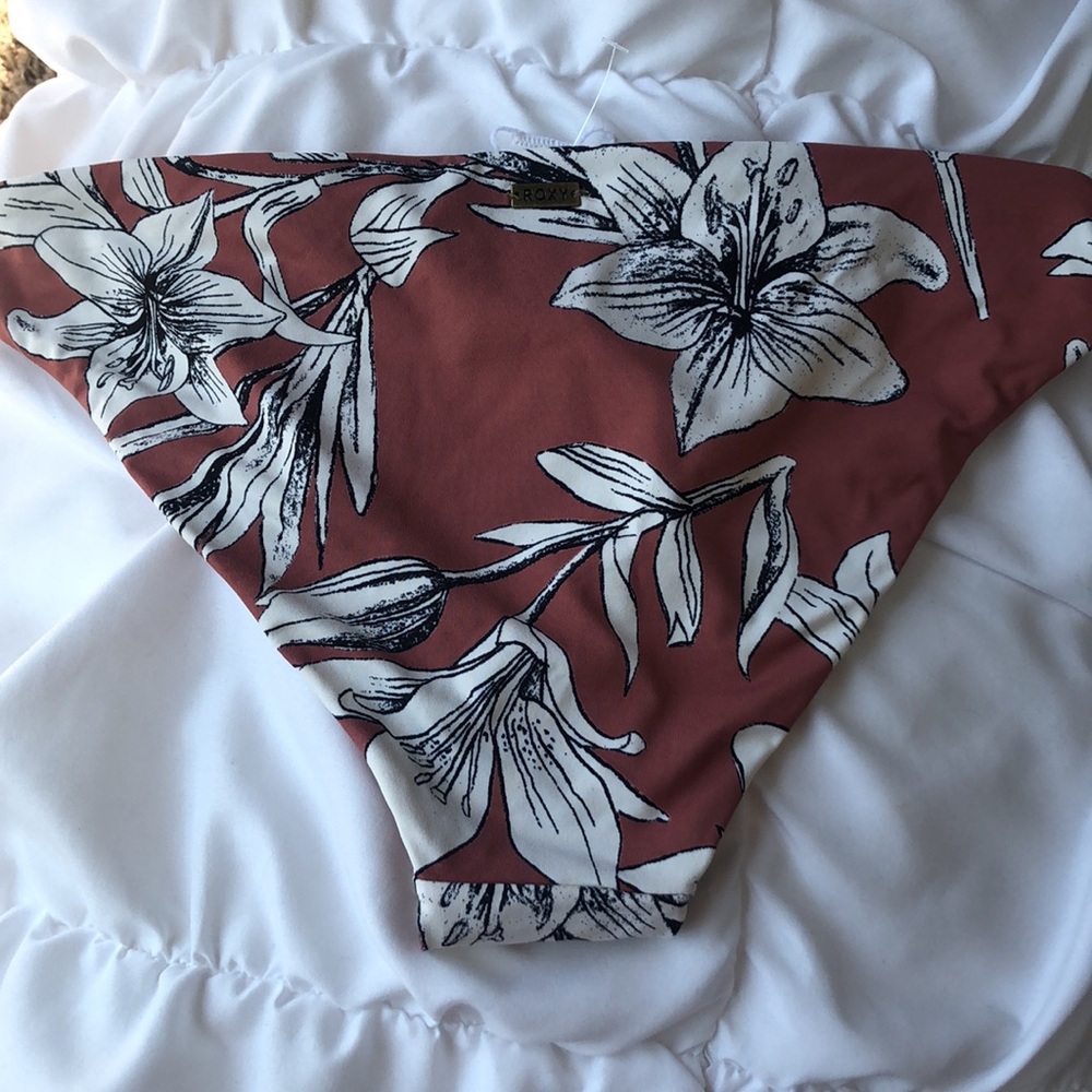 NEW Roxy bikini bottoms - Picture 4 of 8